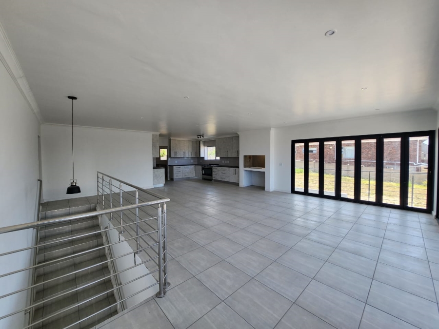 5 Bedroom Property for Sale in Noorsekloof Eastern Cape